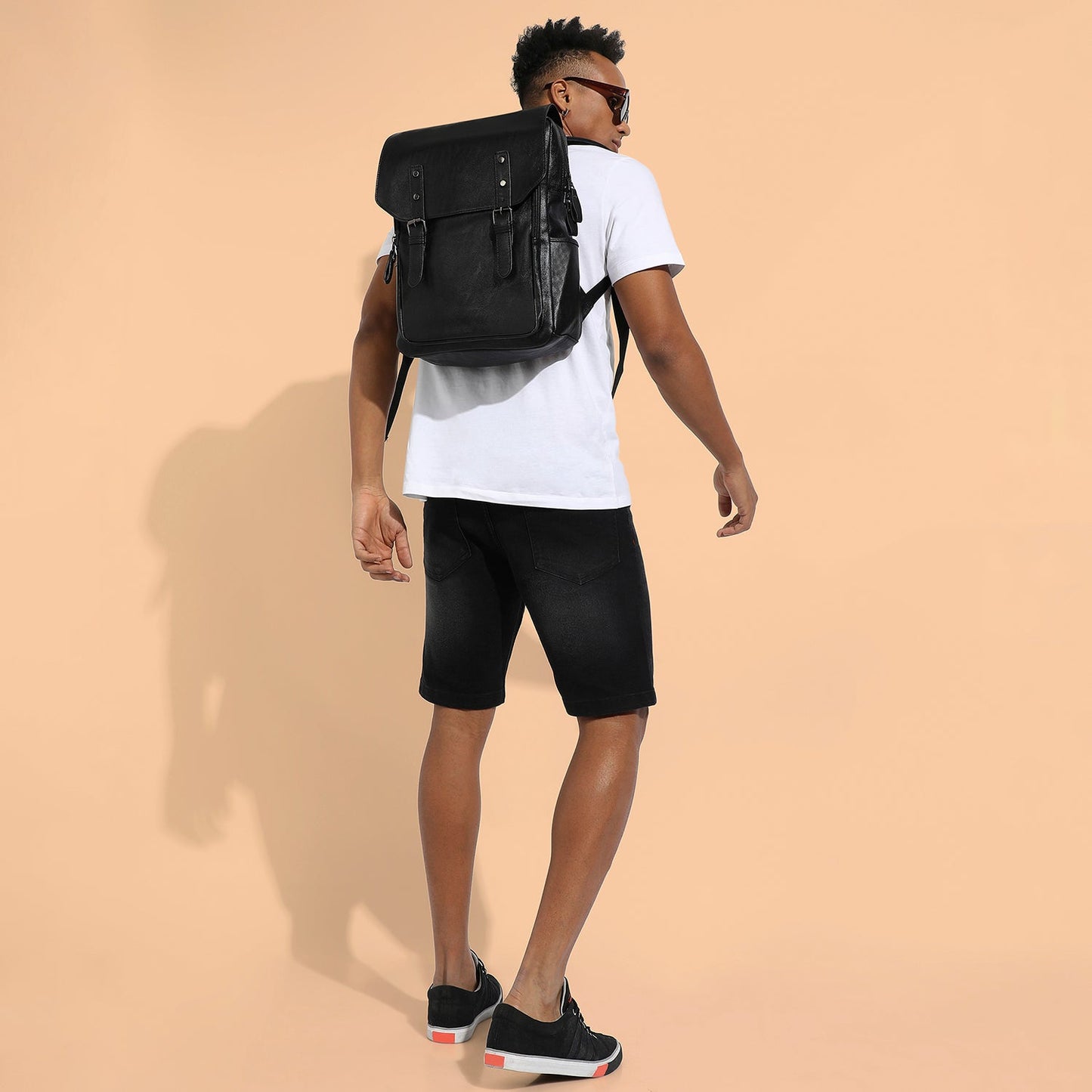 The Voyager Backpack - Carbon Black