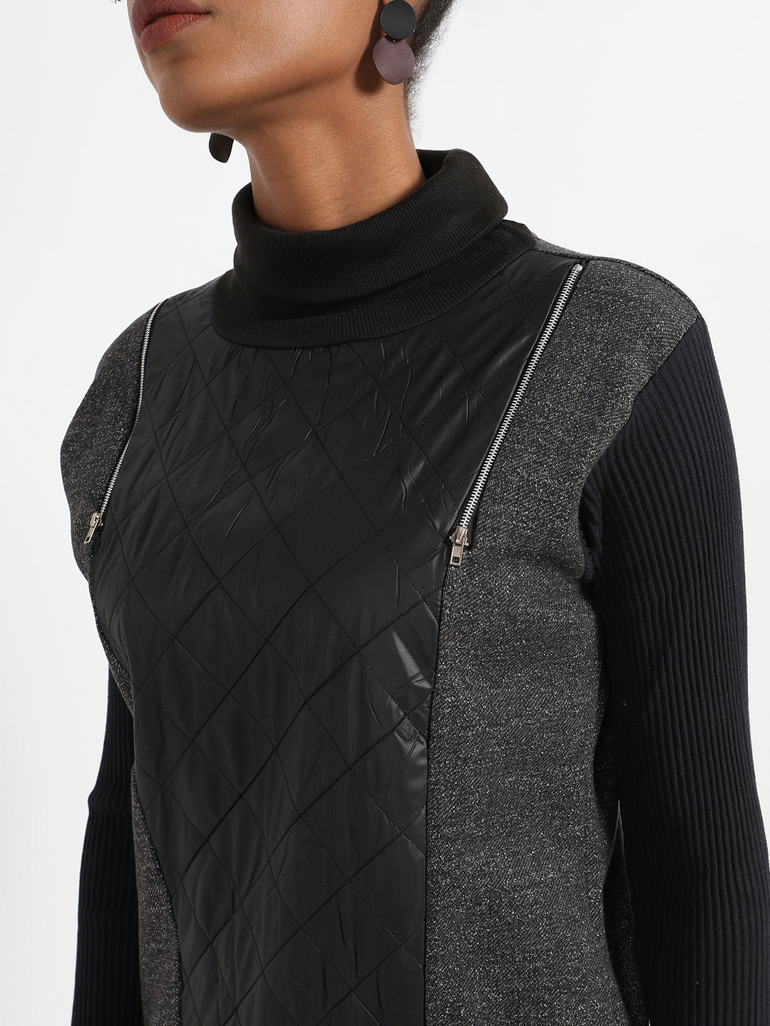 Black Pullover Sweatshirt With Quilted Details