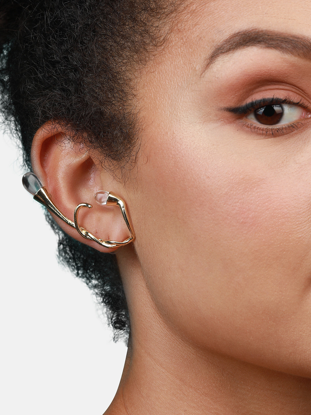 Radiant Crown: Elevating Style with an Embellished Earrings