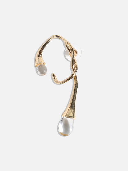 Radiant Crown: Elevating Style with an Embellished Earrings
