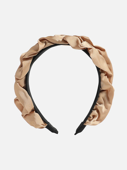 Shimmering Elegance: Accentuating Hair with an Embellished Hairband