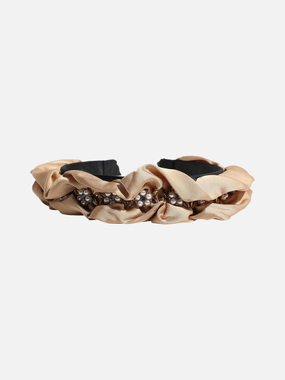 Shimmering Elegance: Accentuating Hair with an Embellished Hairband
