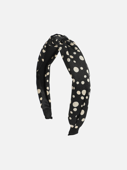 Glittering Accessory: The Embellished Hairband of Glamour