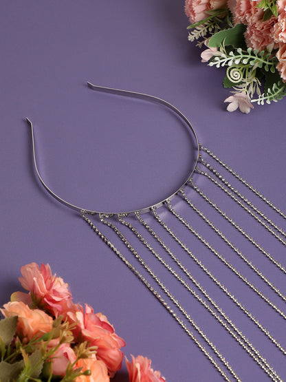 Regal Sparkle: Embracing Royalty with an Embellished Hairband