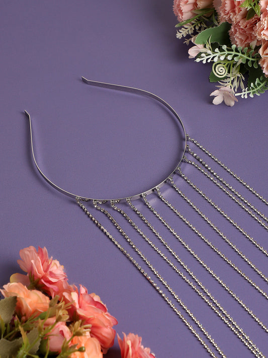 Regal Sparkle: Embracing Royalty with an Embellished Hairband