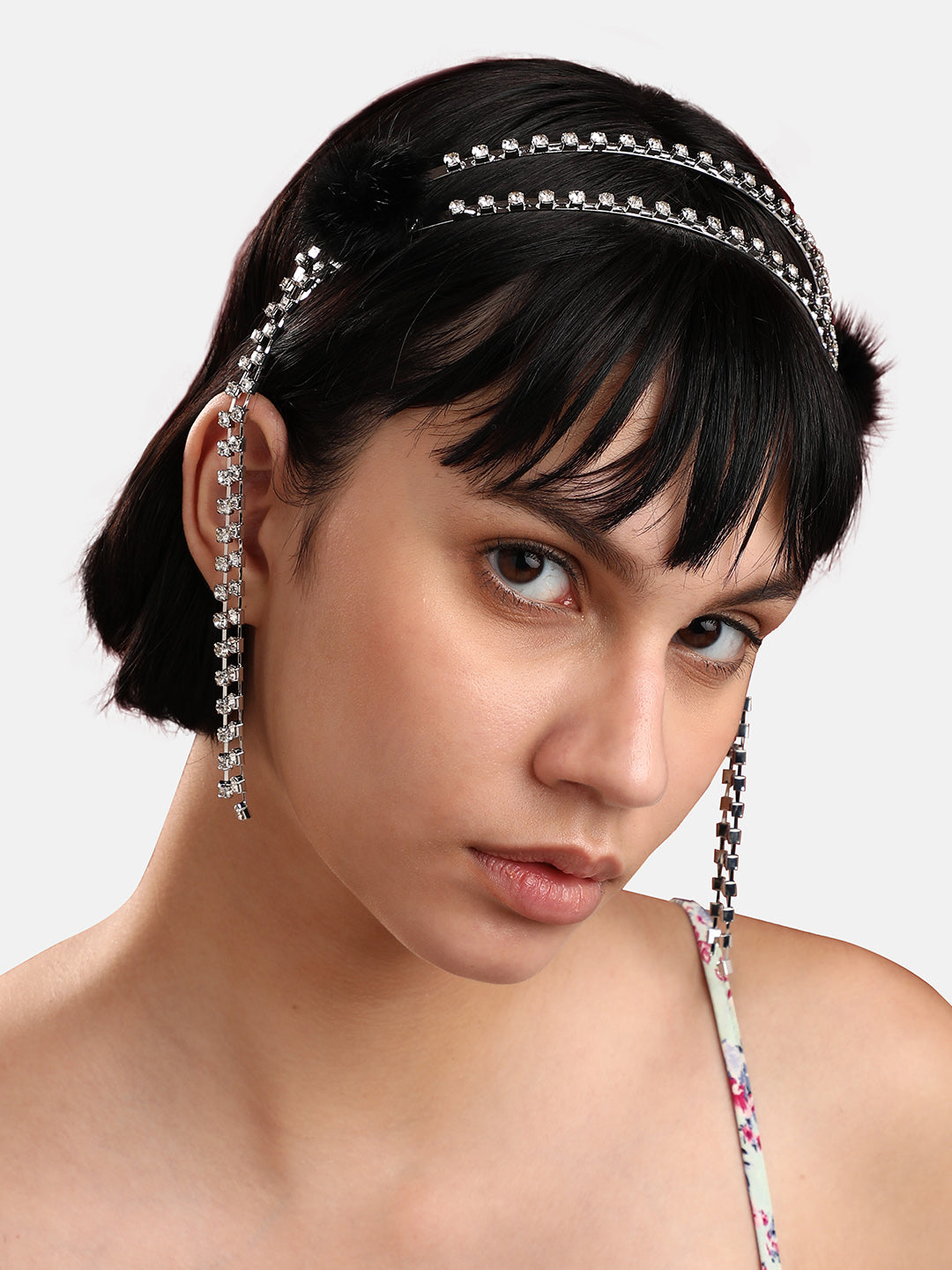 Jeweled Tresses: Enhancing Hairstyles with an Embellished Hairband