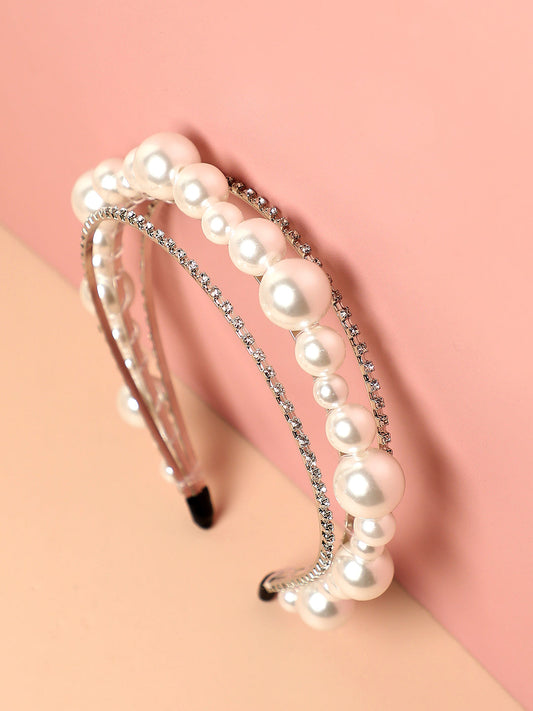 Glistening Charm: Accentuating Style with an Embellished Hairband