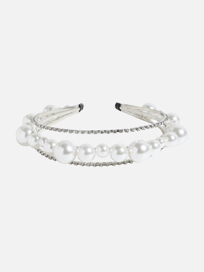 Glistening Charm: Accentuating Style with an Embellished Hairband