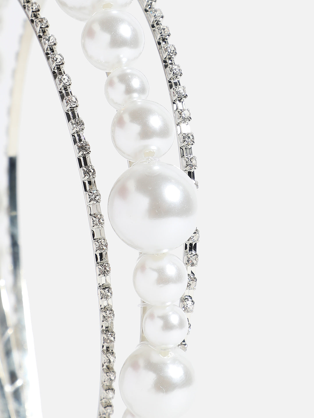 Glistening Charm: Accentuating Style with an Embellished Hairband