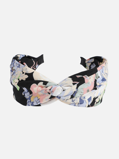 Soft and Stylish: The Fabric Hairband Statement