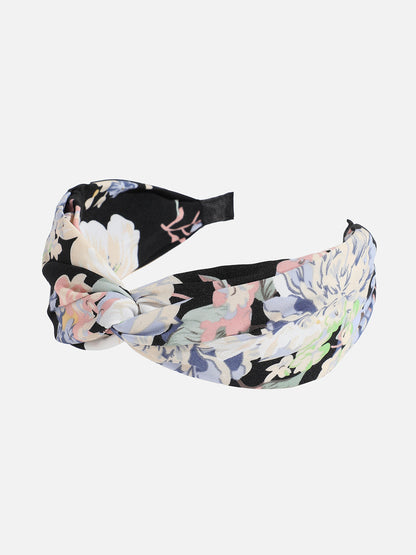 Soft & Stylish: The Fabric Hairband Statement