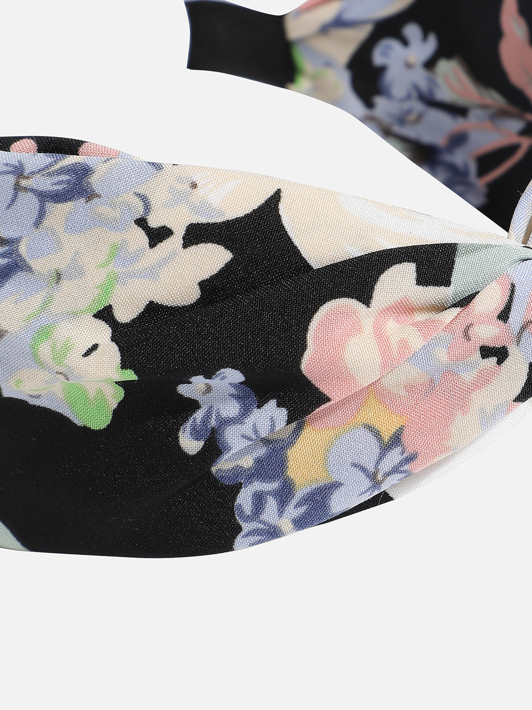Soft and Stylish: The Fabric Hairband Statement
