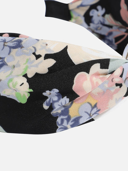 Soft and Stylish: The Fabric Hairband Statement