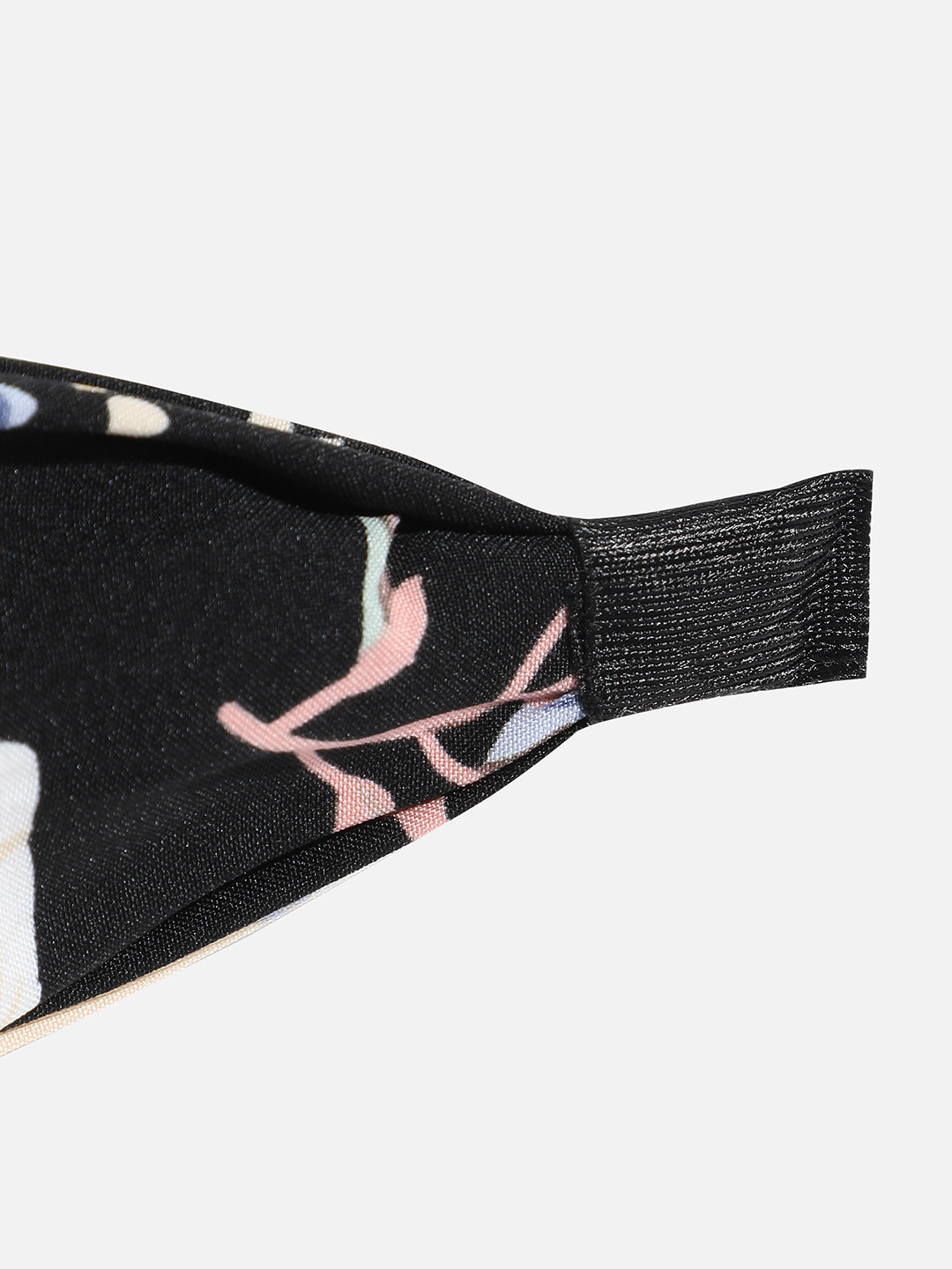 Soft and Stylish: The Fabric Hairband Statement