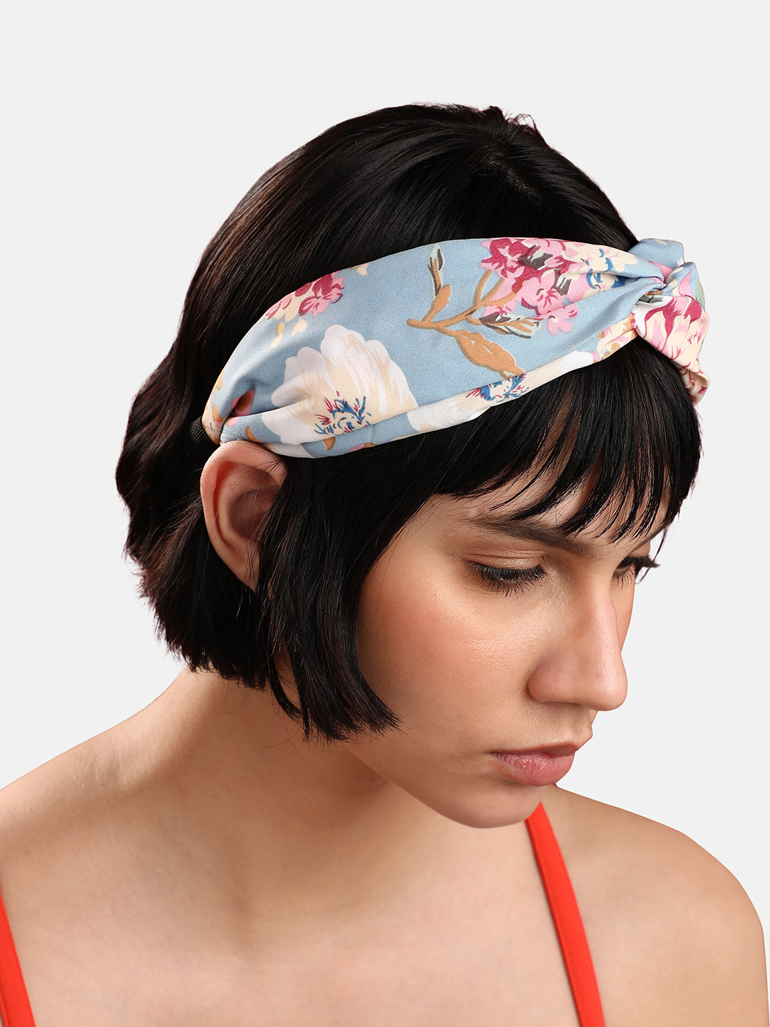 The Knot Factor: Rocking the Fabric Hairband Look