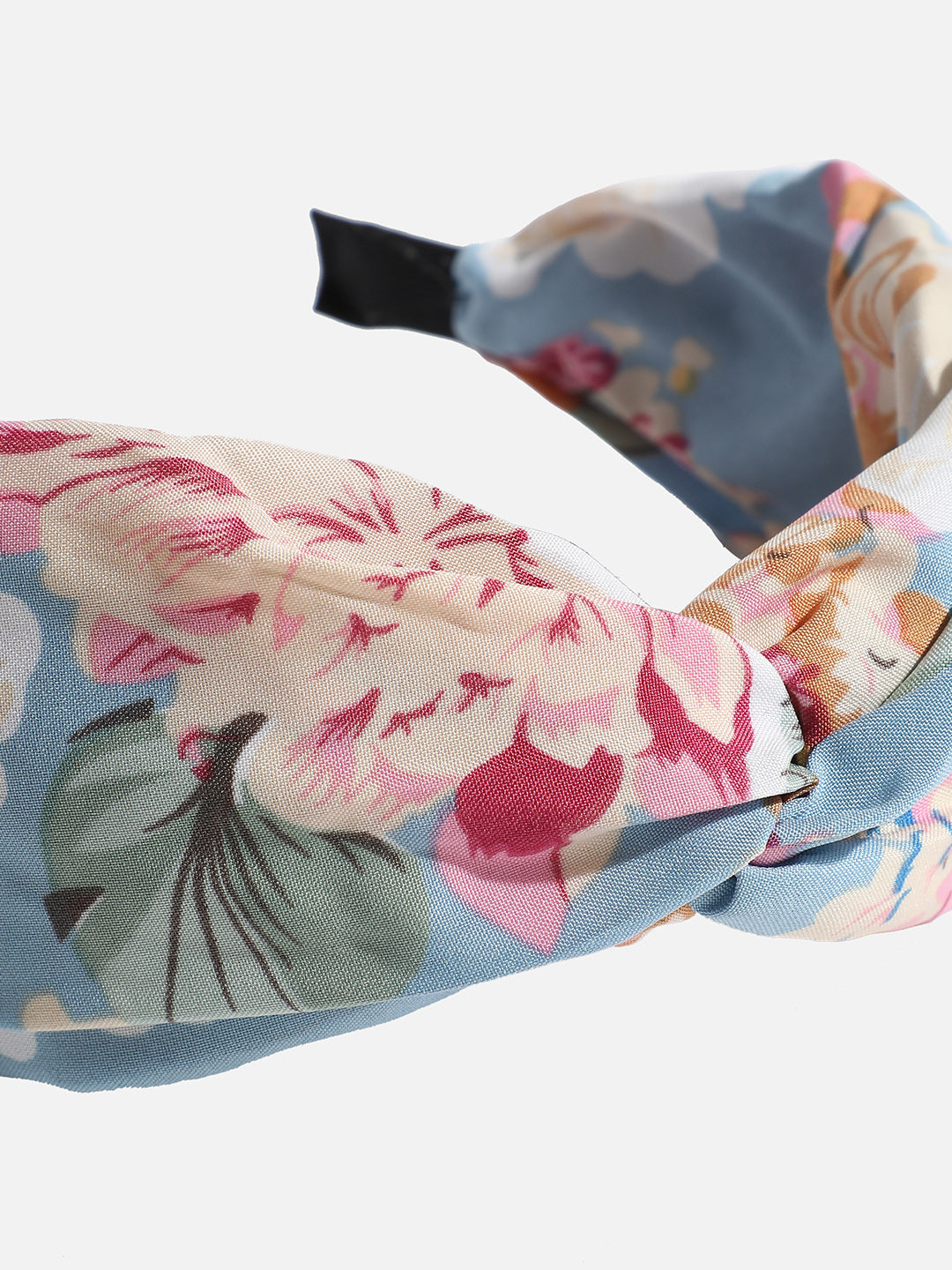 The Knot Factor: Rocking the Fabric Hairband Look