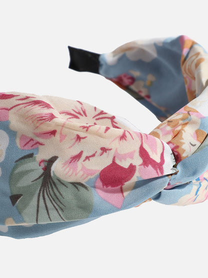 The Knot Factor: Rocking the Fabric Hairband Look