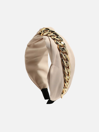 Glamour Halo: Adorned with an Embellished Hairband