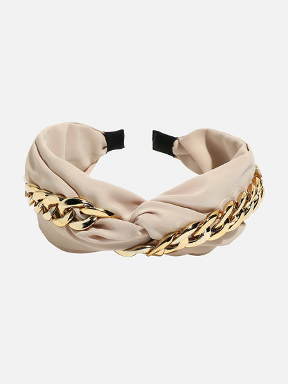 Glamour Halo: Adorned with an Embellished Hairband
