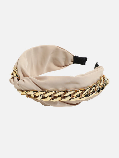 Glamour Halo: Adorned with an Embellished Hairband