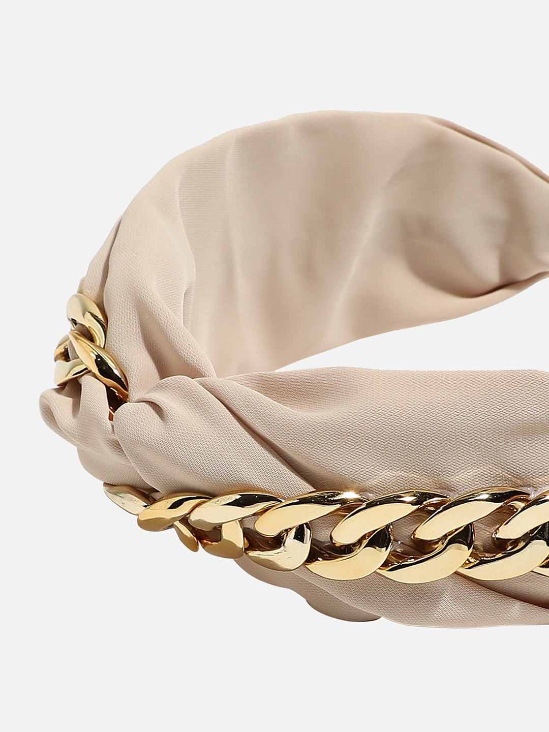 Glamour Halo: Adorned with an Embellished Hairband
