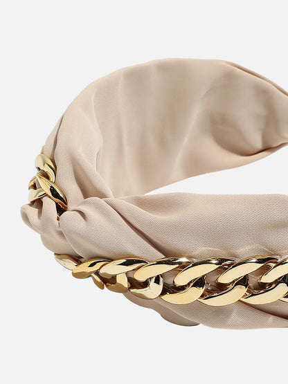 Glamour Halo: Adorned with an Embellished Hairband