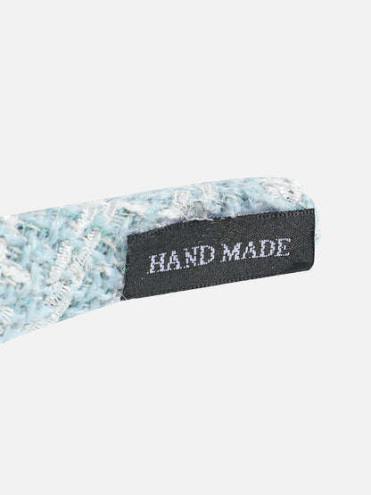 Dazzling Delight: Elevating Style with an Embellished Hairband