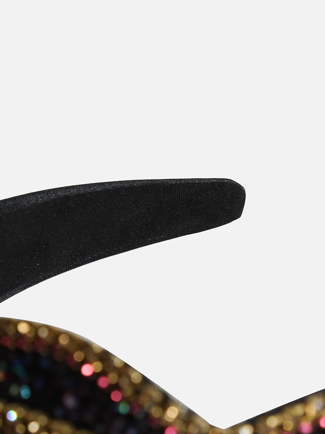 Royal Aura: The Enchanting Embellished Hairband