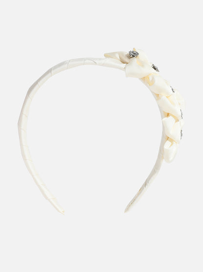 Bedazzled Elegance: Enhancing Hair with an Embellished Hairband