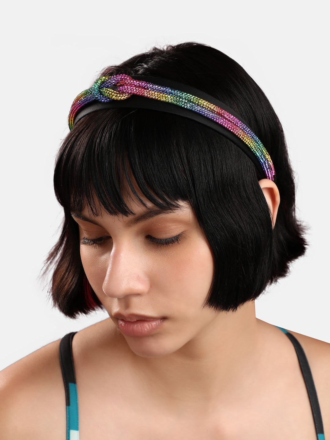 Exquisite Adornment: Embracing Style with an Embellished Hairband