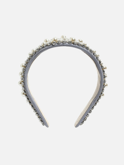 The Perfect Accessory: Graceful With An Embellished Hairband