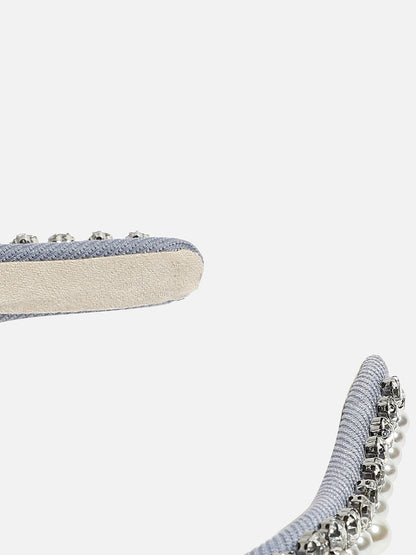 The Perfect Accessory: Graceful with an Embellished Hairband