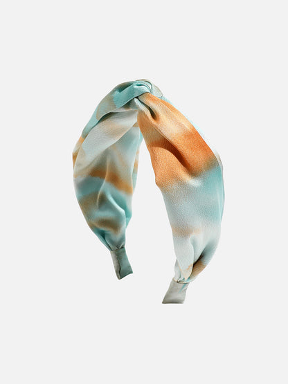 Fabric Finesse: The Chic Hairband for Everyday Style
