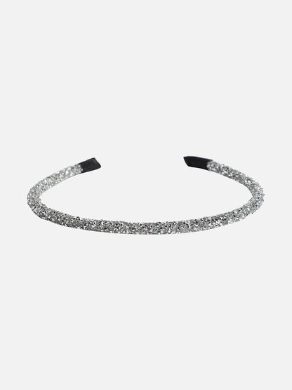 Crowning Glory: The Embellished Hairband Exquisite