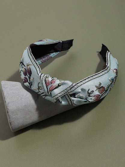 The Fabric Flair: A Stylish Twist to Your Hairstyle