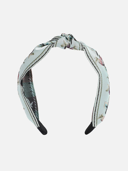 The Fabric Flair: A Stylish Twist to Your Hairstyle