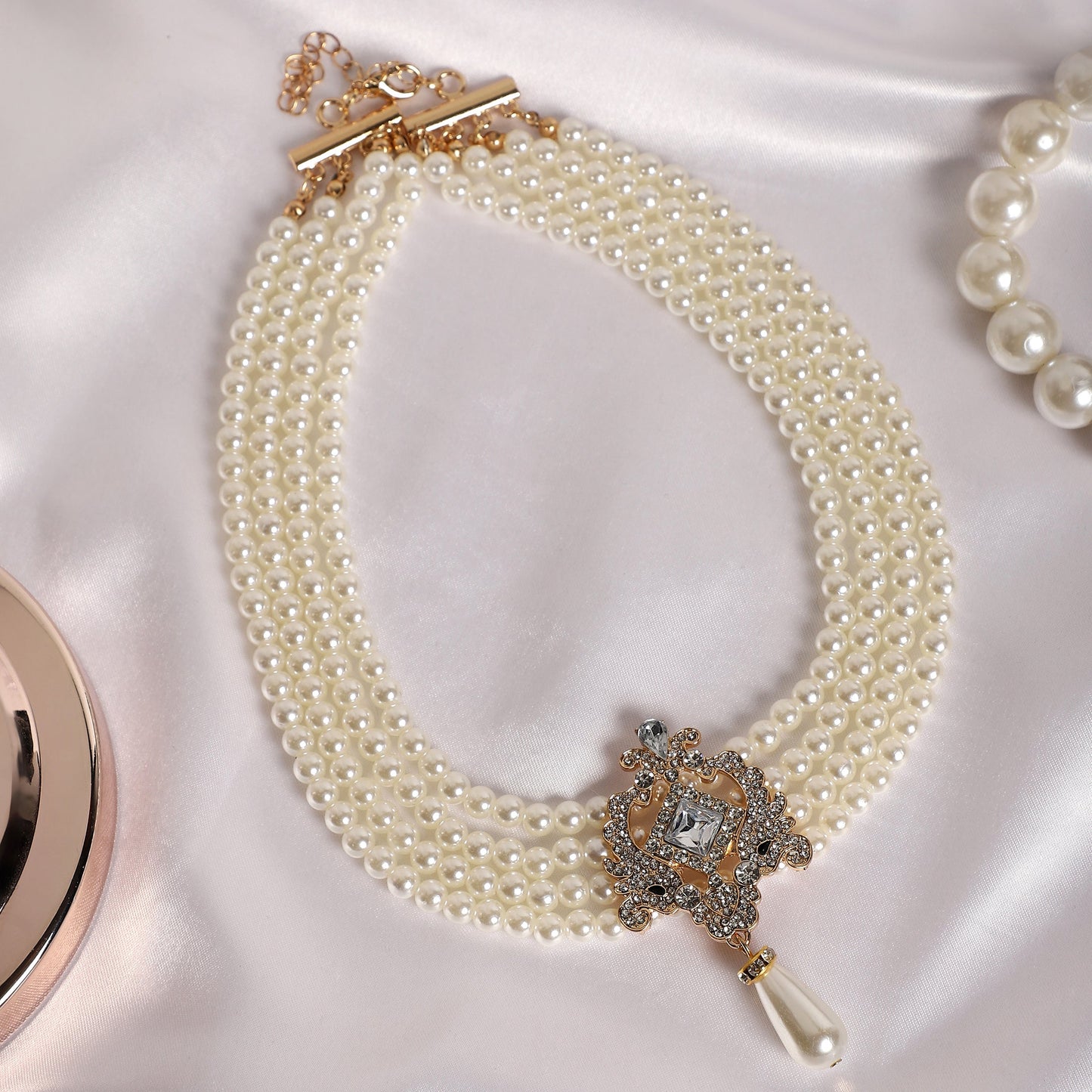 Gold-Plated Short Necklace Necklace
