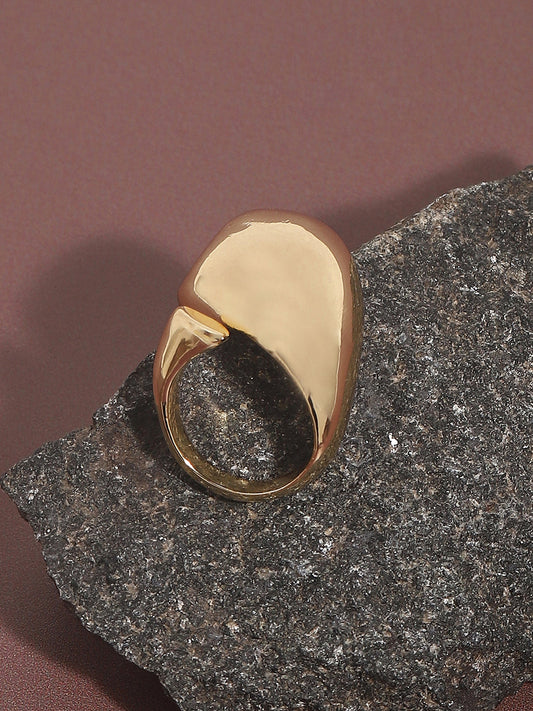 Gleaming Glamour: Adorn Your Fingers with Stunning Rings
