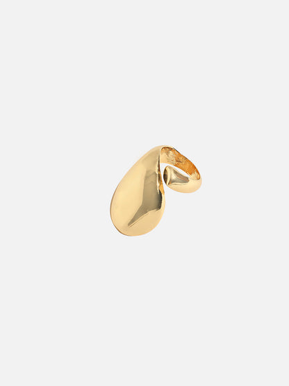 Gleaming Glamour: Adorn Your Fingers with Stunning Rings