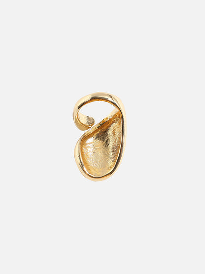 Gleaming Glamour: Adorn Your Fingers with Stunning Rings