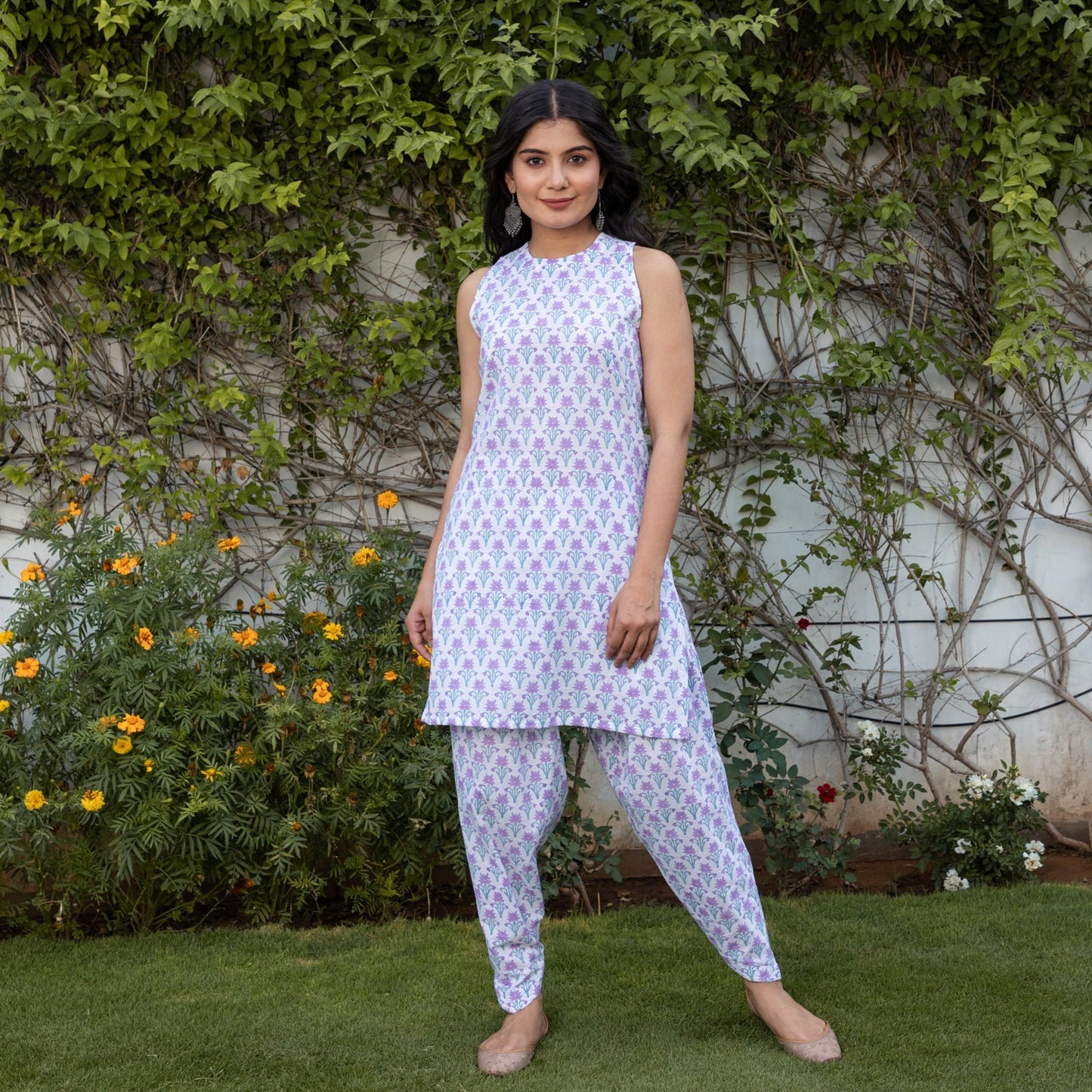 Lavender Sleeveless Kurta Set - Ambraee