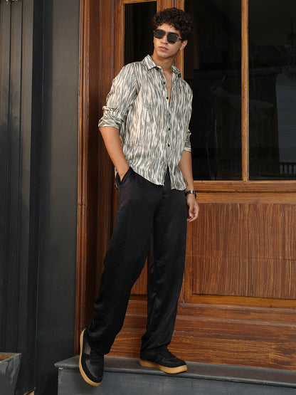 Contrast-Abstract Imprint Shirt