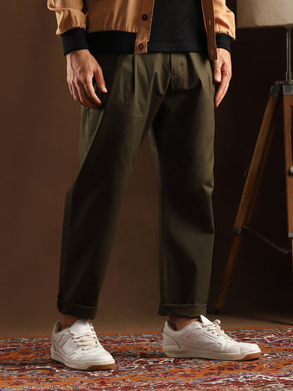 Solid-Pleated Chino Trousers