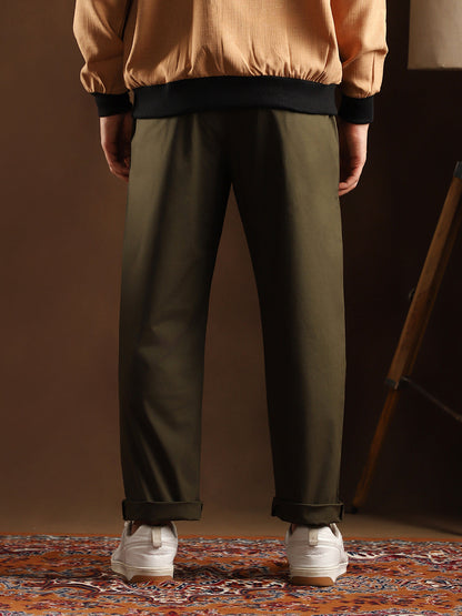 Solid-Pleated Chino Trousers