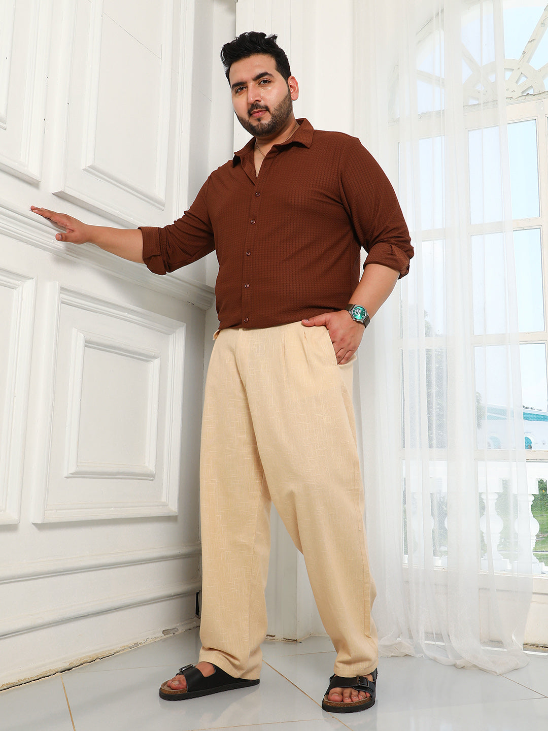 Pleated Extended-Button Trousers