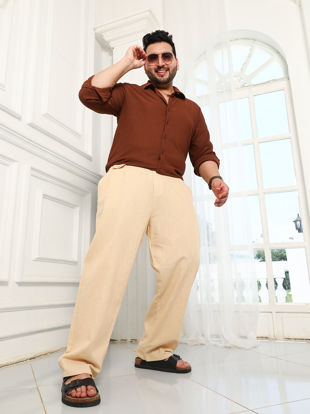 Pleated Extended-Button Trousers