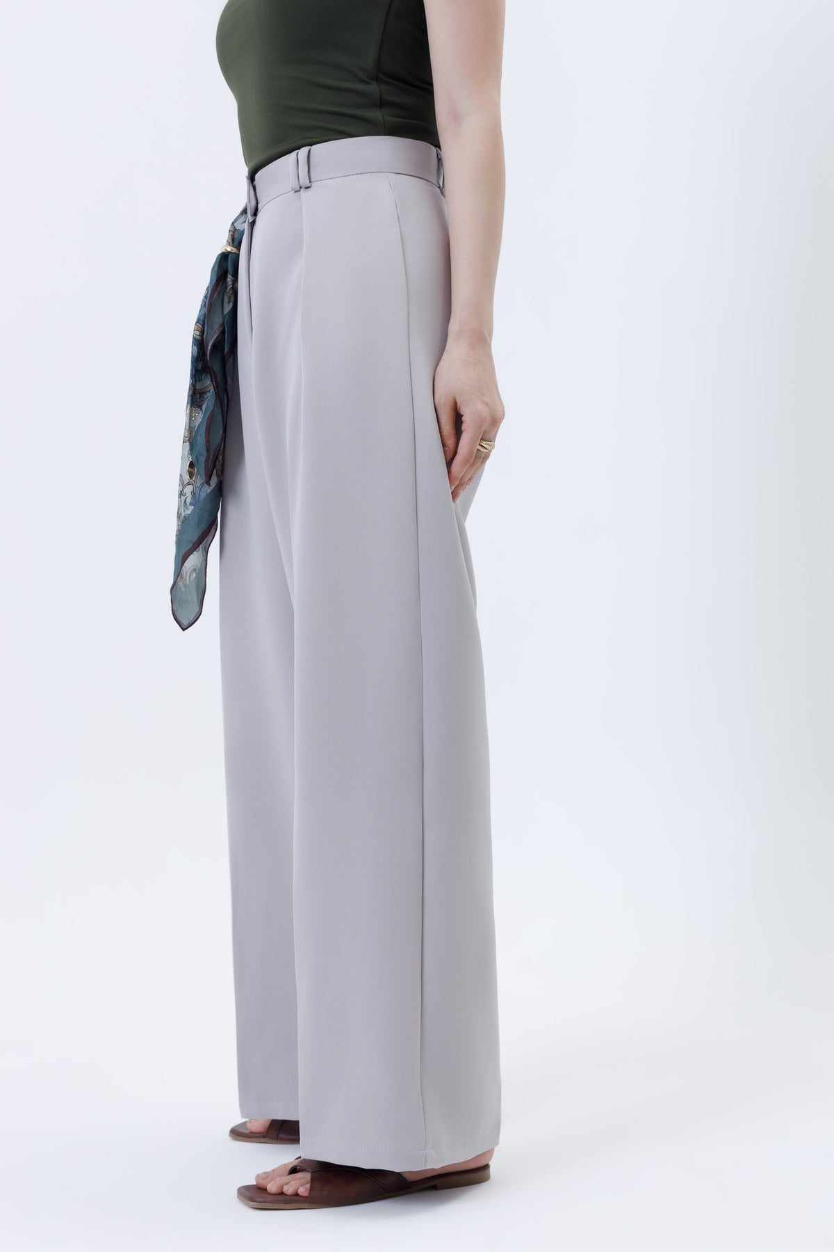 Pleated Parallel Trousers