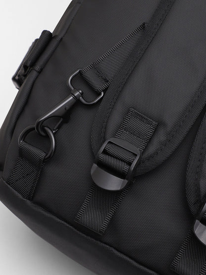 The Traveller's Guide Backpack - Midnight Black
