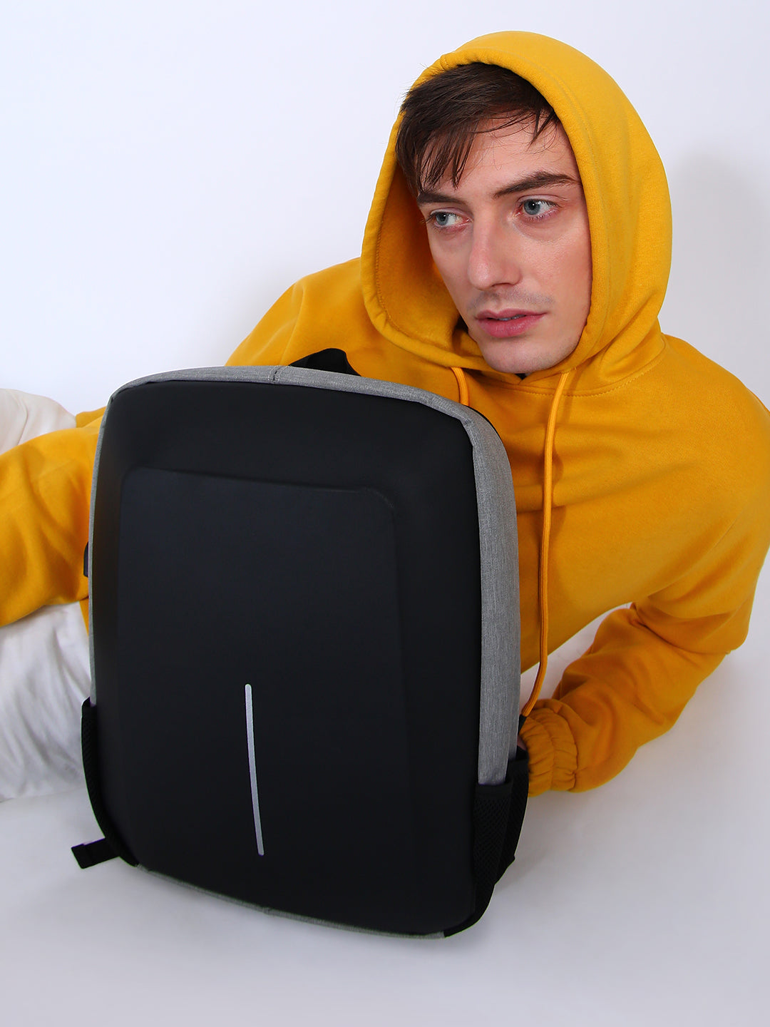 The Travel Mate Backpack - Moon Grey:Onyx Black