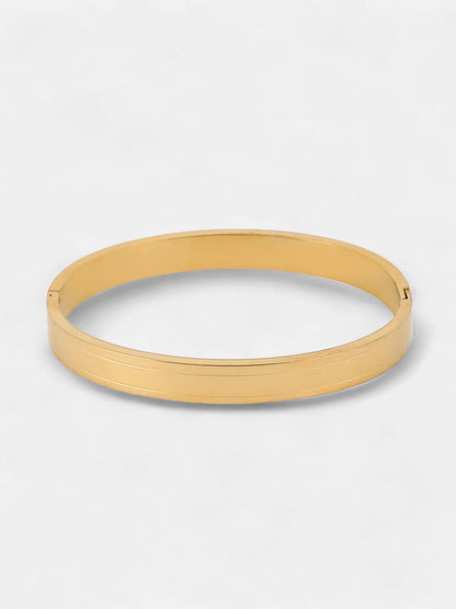 The Halo-Lined Bangle Bracelet